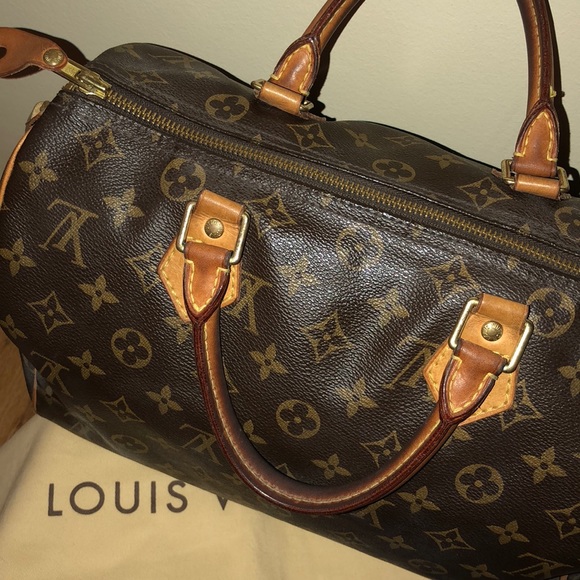 Louis Vuitton Authentic “Speedy 30” Handbag - Picture 2 of 7